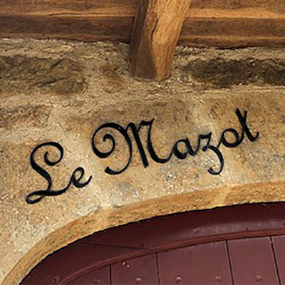 Nom de maison en fer forg paisseur 6mm en caractres French Script 120x45mm fabriqu par www.noms-enseignes.com