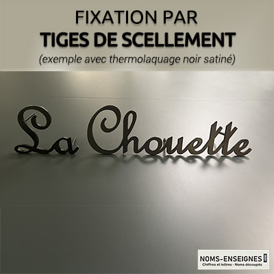 Nom de maison en acier Inox paisseur 2mm en caractres French Script 170x64mm fabriqu par www.noms-enseignes.com