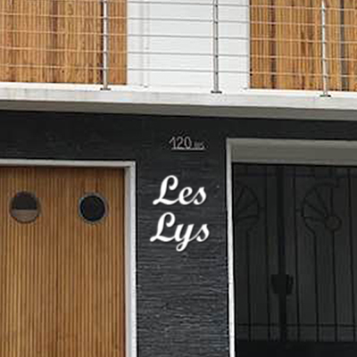 Nom de maison en fer forg paisseur 6mm en caractres Script MT 200x120 mm fabriqu par http://www.noms-enseignes.com
