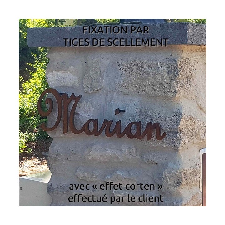 Fixation par tiges de scellement avec « effet corten » effectué par le client, fixation sur un pilier