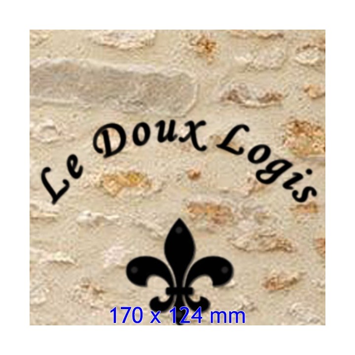 Nom de maison en fer forgé, police de caractères Corsiva, épaisseur 6 mm, dimensions  170 x 124 mm.